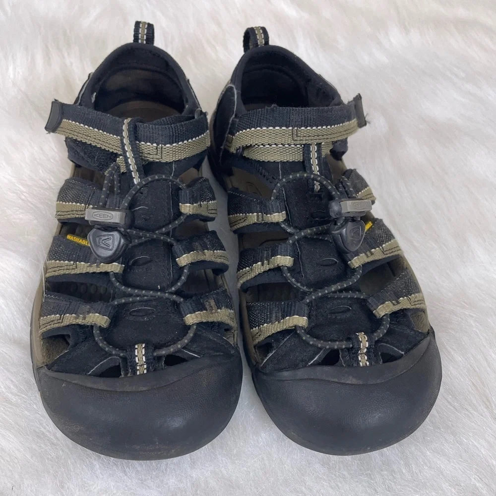 Keen Boys Black and army green shoes